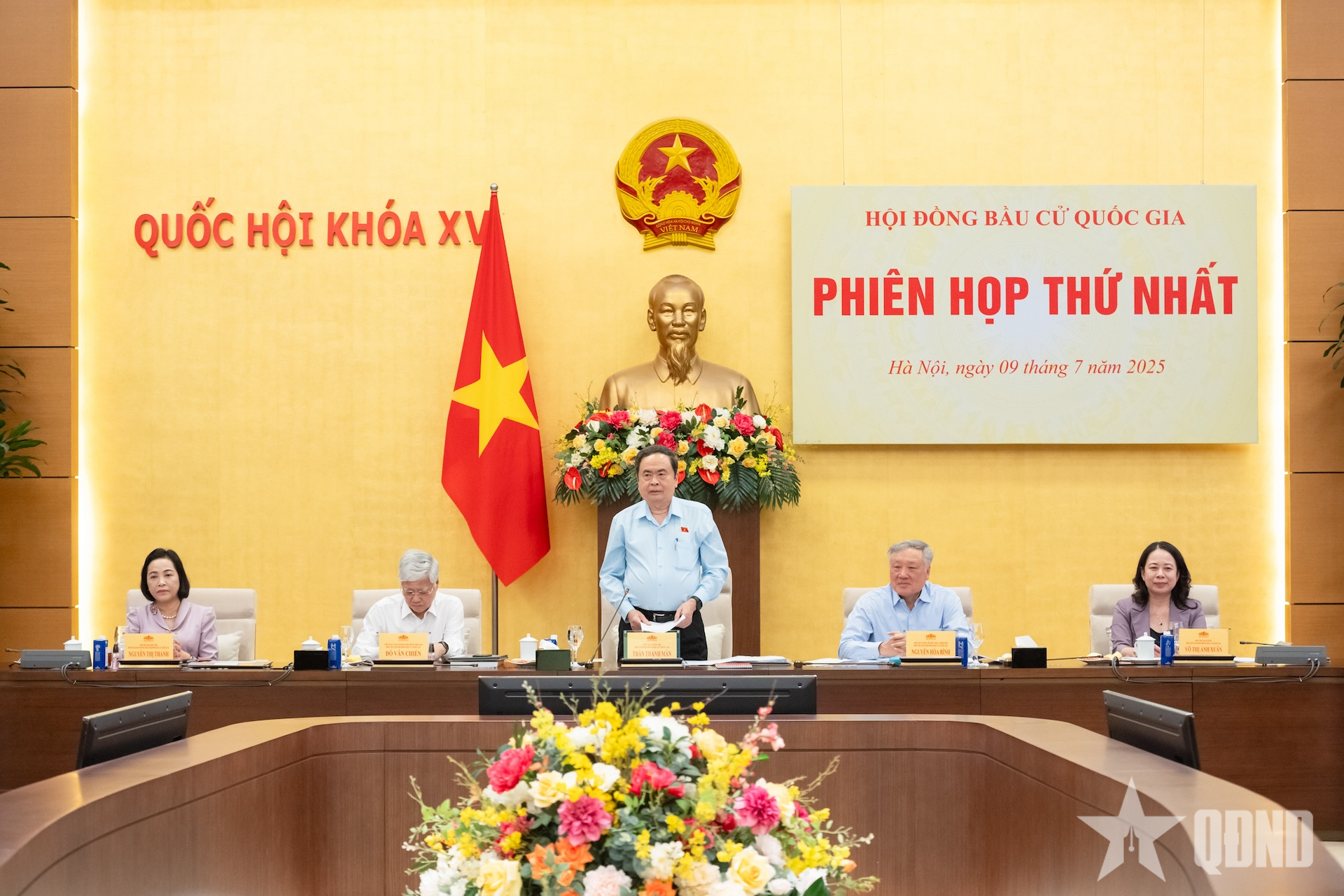 Chủ tịch Quốc hội Trần Thanh Mẫn chủ trì Phiên họp thứ nhất Hội đồng Bầu cử quốc gia
