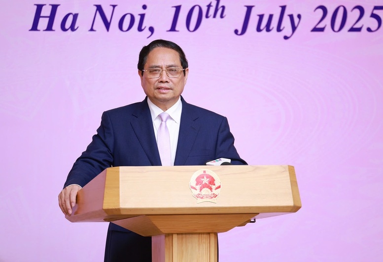 Thủ tướng Phạm Minh Chính gặp mặt các nhà ngoại giao nữ Việt Nam và quốc tế