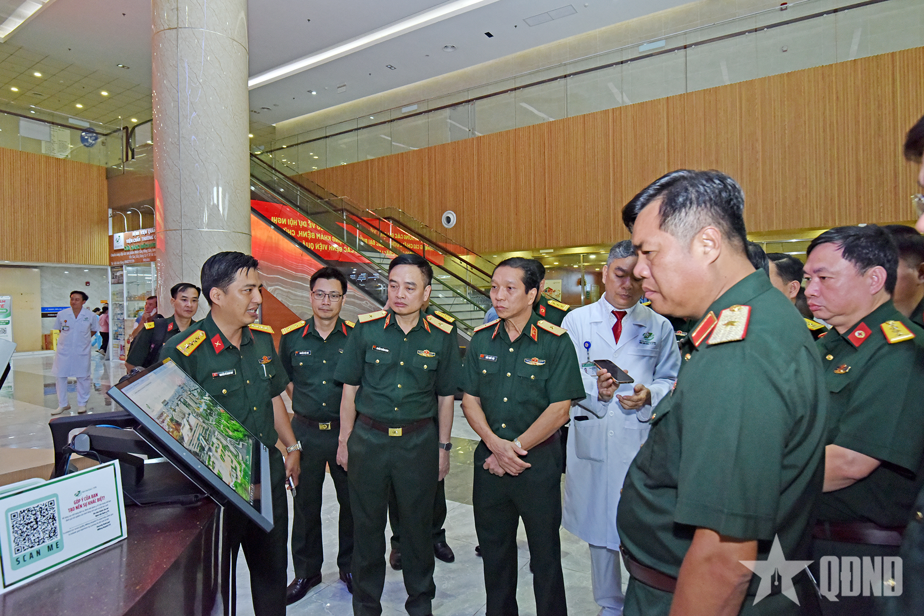 Bàn giải pháp nâng cao chất lượng khám, chữa bệnh trong các bệnh viện Quân đội