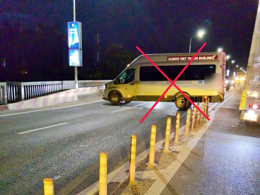 Hà Nội: Xác minh xử lý tài xế xe ô tô khách quay đầu xe ở đầu cầu Thăng Long