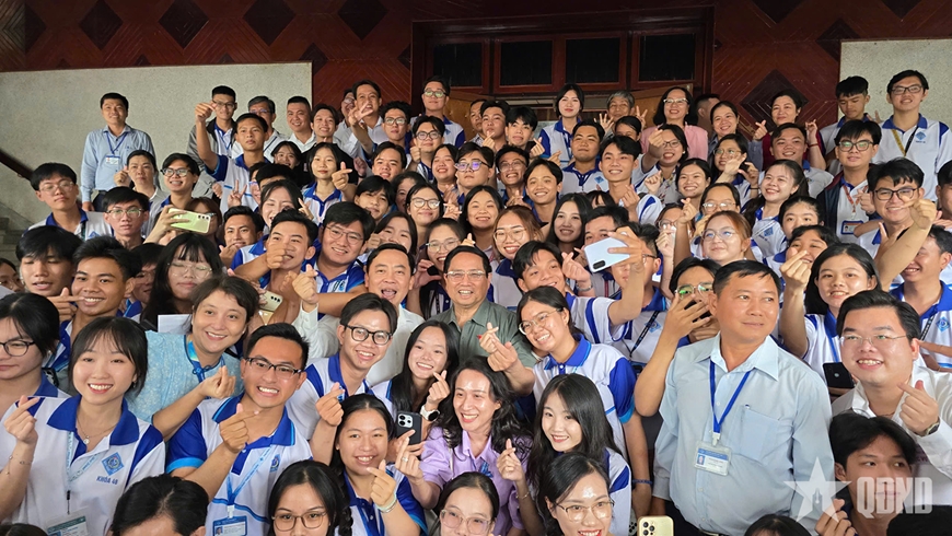 Thủ tướng Phạm Minh Chính: Mô hình chính quyền địa phương 2 cấp là chuyển trạng thái từ thụ động sang chủ động, tích cực phục vụ người dân và doanh nghiệp
