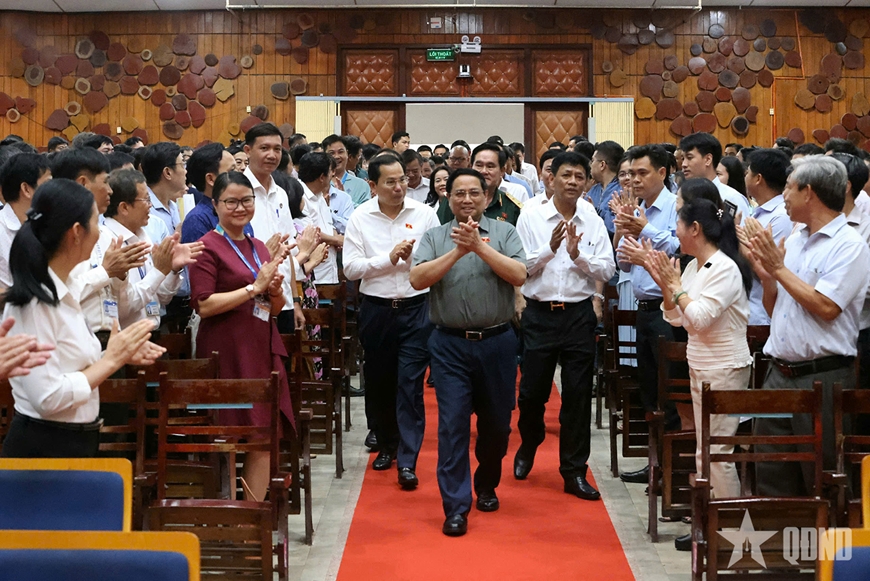 Thủ tướng Phạm Minh Chính: Mô hình chính quyền địa phương 2 cấp là chuyển trạng thái từ thụ động sang chủ động, tích cực phục vụ người dân và doanh nghiệp