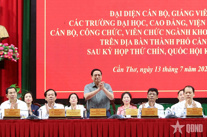 Thủ tướng Phạm Minh Chính: Mô hình chính quyền địa phương 2 cấp là chuyển trạng thái từ thụ động sang chủ động, tích cực phục vụ người dân và doanh nghiệp