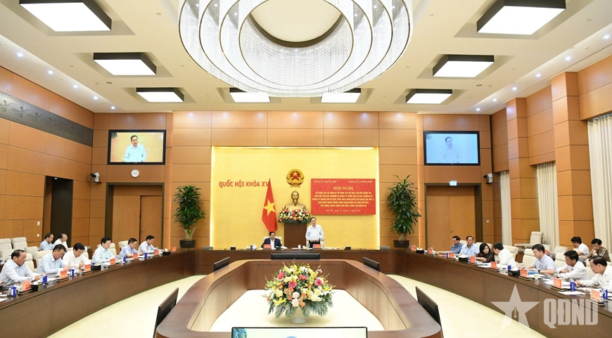 Tổ công tác của Bộ Chính trị làm việc với Ban Thường vụ Đảng ủy Quốc hội, Ban Thường vụ Đảng ủy Chính phủ