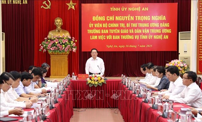 Trưởng ban Tuyên giáo và Dân vận Trung ương làm việc với Ban Thường vụ Tỉnh ủy Nghệ An