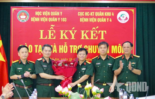 Bệnh viện Quân y 103 ký kết đào tạo và hỗ trợ chuyên môn với Bệnh viện Quân y 4 