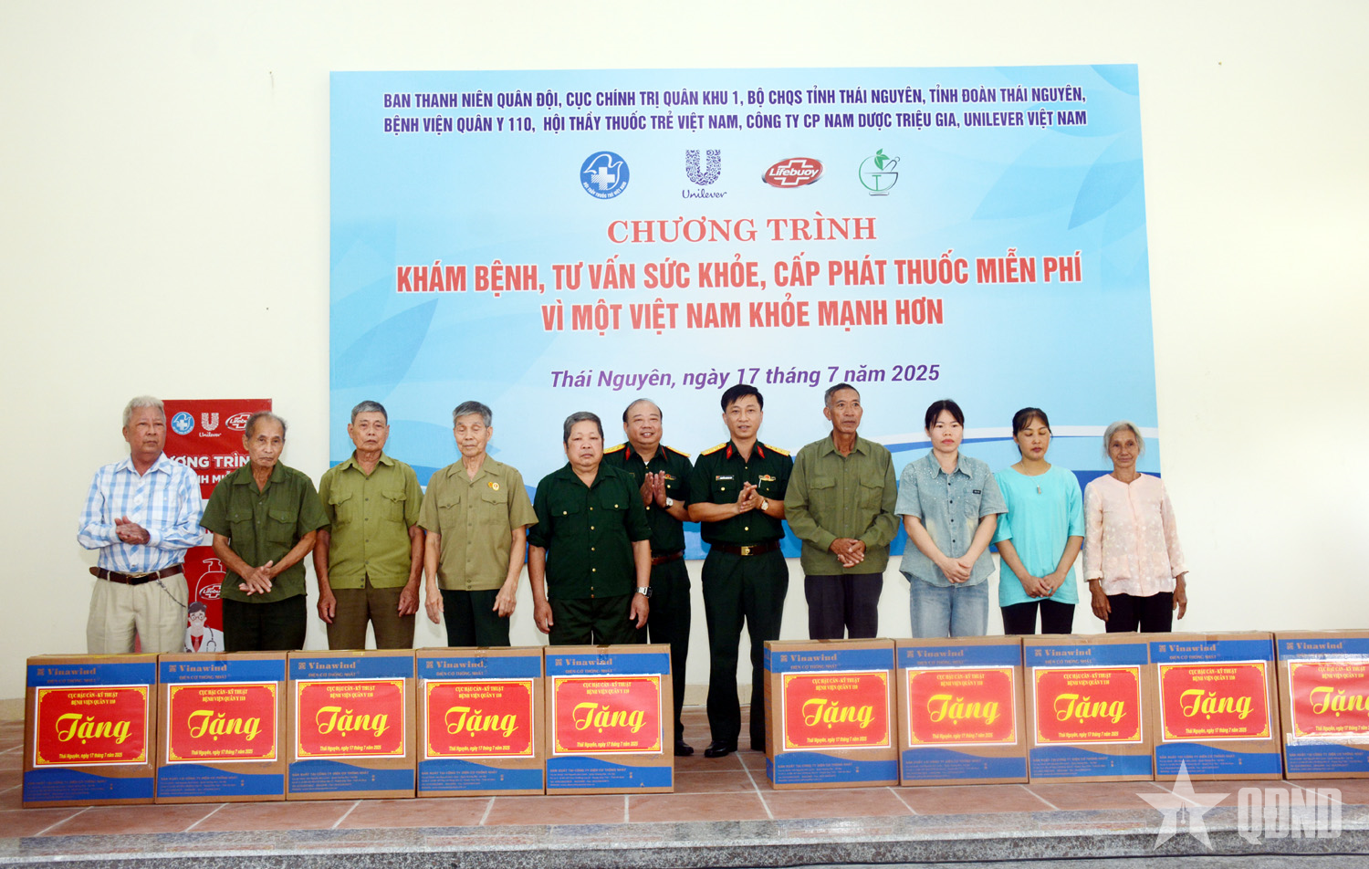 Ban Thanh niên Quân đội phối hợp khám, cấp thuốc miễn phí cho đối tượng chính sách xã Đại Phúc, tỉnh Thái Nguyên