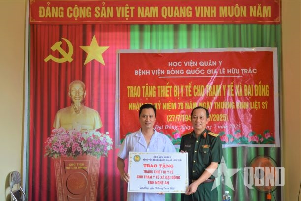 Bệnh viện Bỏng Quốc gia Lê Hữu Trác bàn giao nhà tình nghĩa tại tỉnh Nghệ An