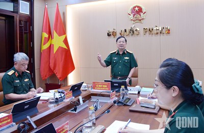 Tăng cường đào tạo công nghệ thông tin và "Bình dân học vụ số" trong nhà trường Quân đội