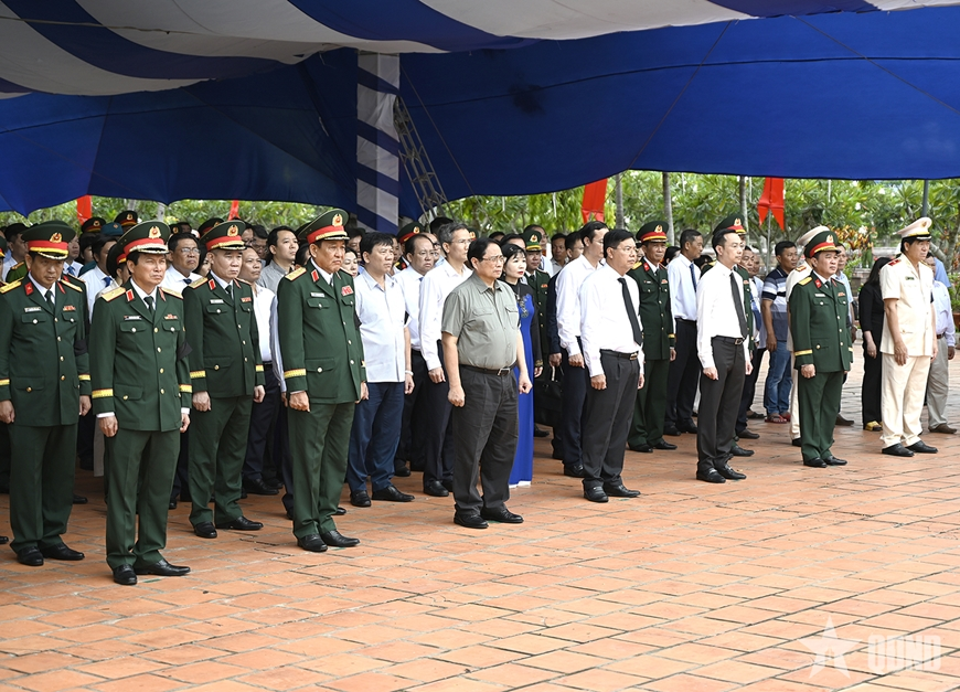 Thủ tướng Phạm Minh Chính dự Lễ truy điệu, an táng hài cốt liệt sĩ tại tỉnh An Giang