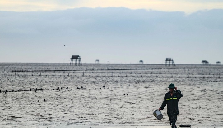 Bão số 3 đổ bộ nhưng Hà Nội, Hải Phòng, Quảng Ninh có lúc trời hửng nắng, vì sao?