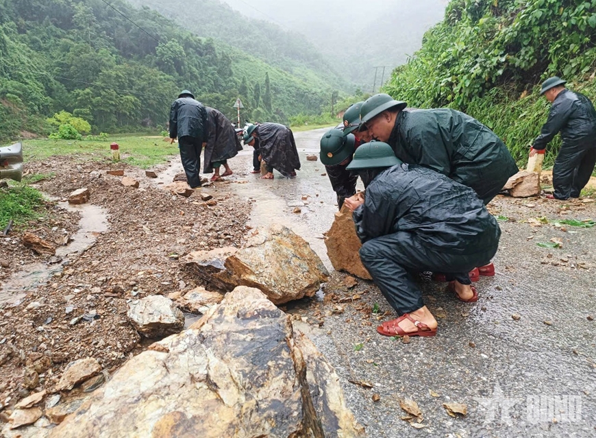 CẬP NHẬT: Diễn biến bão số 3 và công tác ứng phó - Bão đã vào đất liền Việt Nam