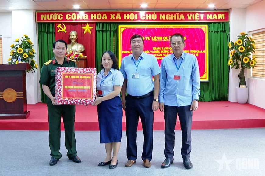Bộ CHQS tỉnh Gia Lai: Thăm, tặng quà thương binh, bệnh binh, người có công​