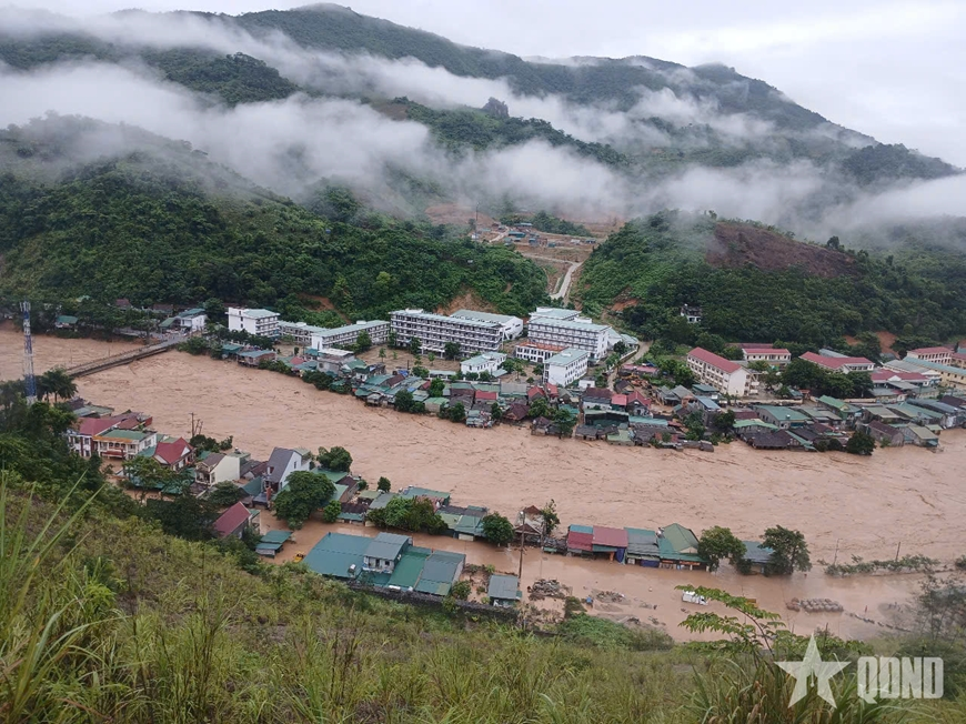 Phát huy lực lượng tại chỗ ứng phó, khắc phục hậu quả lũ lụt lịch sử