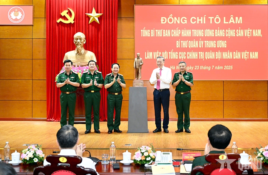 Tổng Bí thư Tô Lâm, Bí thư Quân ủy Trung ương làm việc với Tổng cục Chính trị Quân đội nhân dân Việt Nam