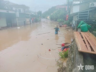 View - 	Xã Mường Xén, tỉnh Nghệ An ngập sâu trong trận lũ lịch sử