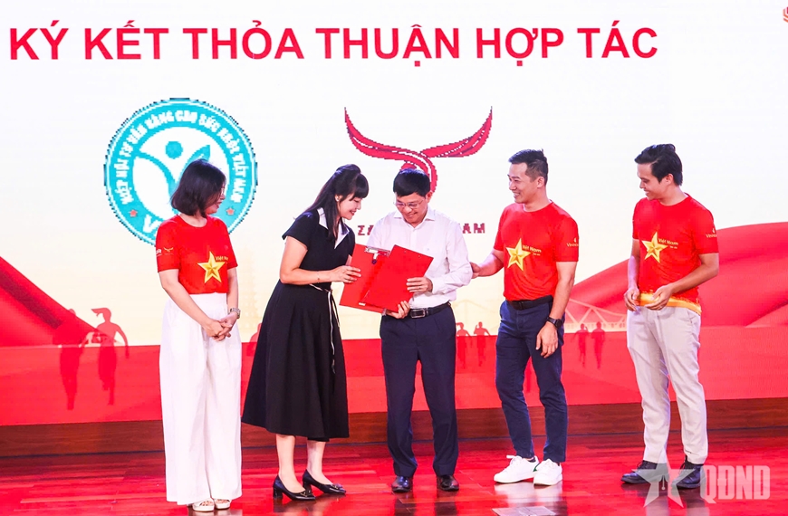 5 Dịp Quan Trọng Doanh Nghiệp Nên Mặc Áo Cờ Đỏ Sao Vàng Việt Nam