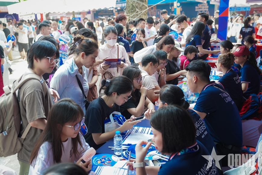 Tuyển sinh đại học: Chọn trường “hot” hay chọn trường “hợp”?