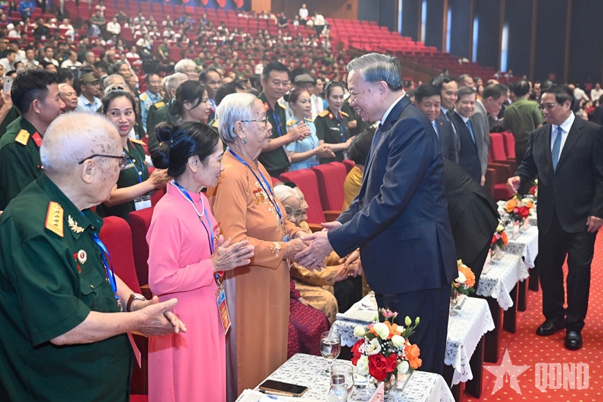Tổng Bí thư Tô Lâm dự gặp mặt người có công, nhân chứng lịch sử tiêu biểu