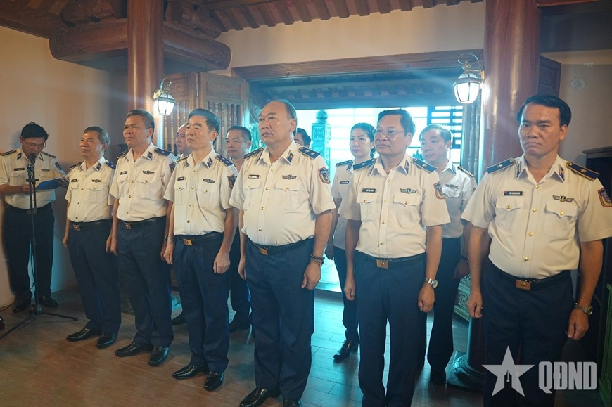 Cảnh sát biển Việt Nam tổ chức nhiều hoạt động tri ân nhân Ngày Thương binh - Liệt sĩ