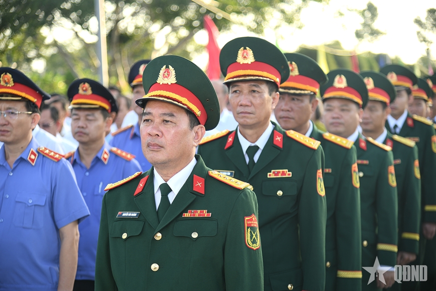An Giang: Trang trọng Lễ viếng Nghĩa trang Liệt sĩ