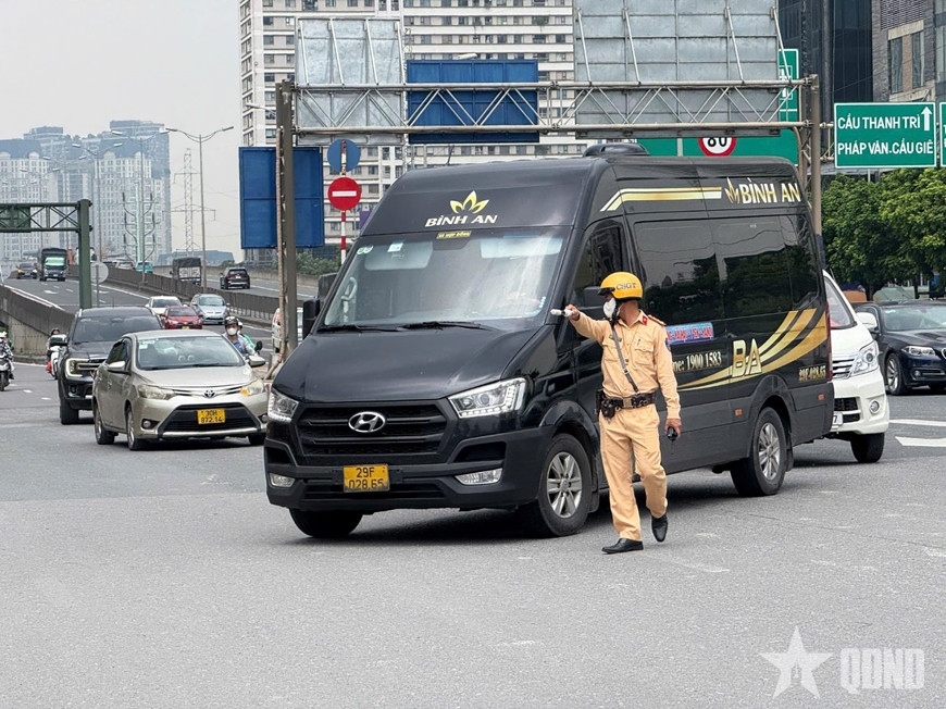 Hà Nội: Tổng kiểm soát phương tiện kinh doanh vận tải, phát hiện, xử lý nhiều vi phạm