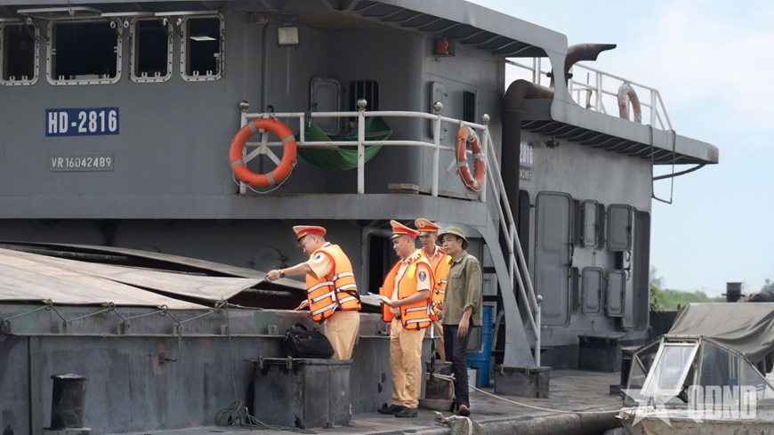 Hà Nội: Tổng kiểm soát phương tiện kinh doanh vận tải, phát hiện, xử lý nhiều vi phạm
