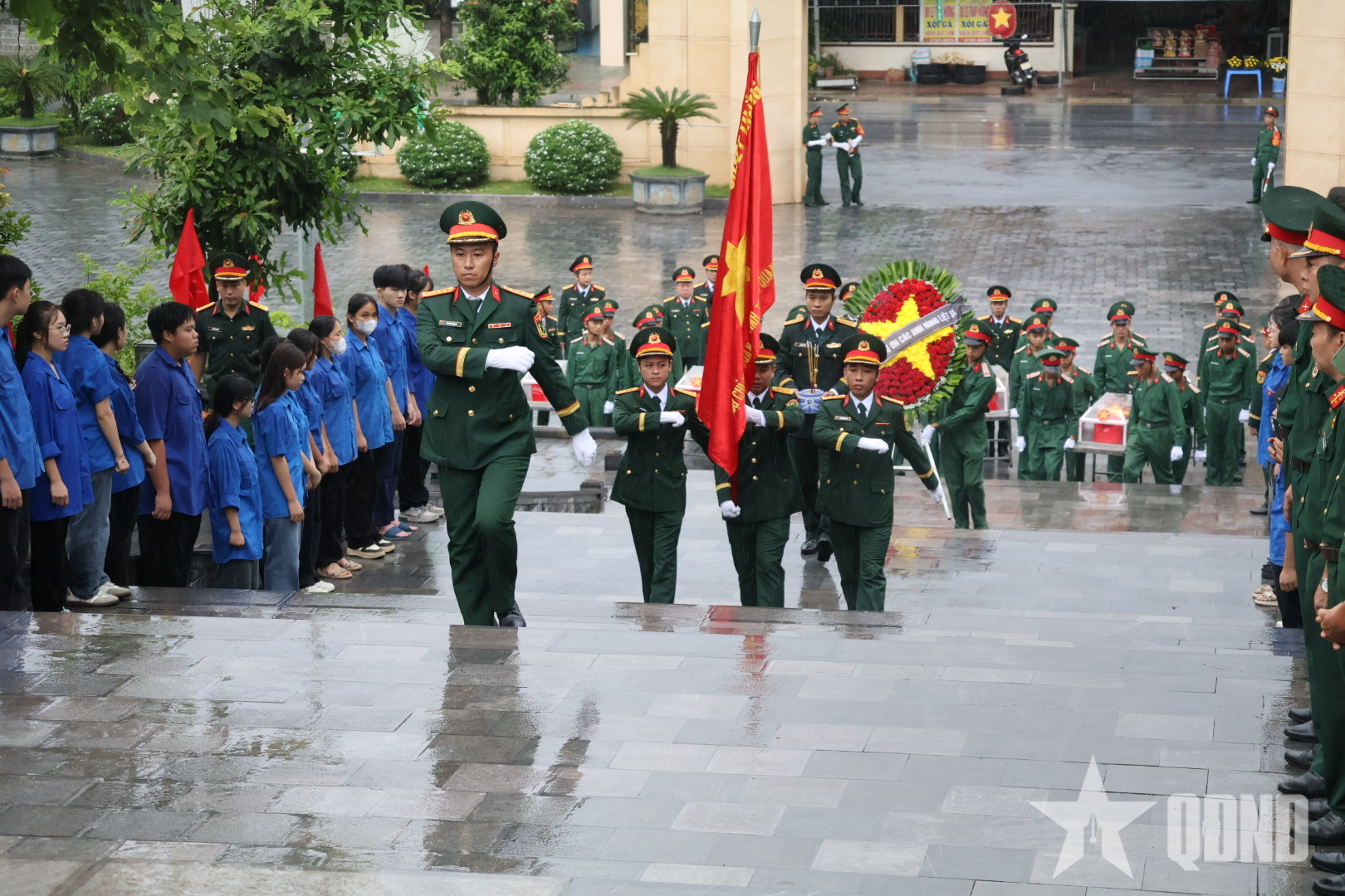 Bộ CHQS tỉnh Tuyên Quang tổ chức truy điệu và an táng hài cốt liệt sĩ

