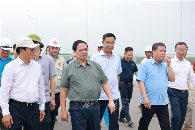 Thủ tướng Phạm Minh Chính khảo sát các dự án hạ tầng tại tỉnh Quảng Trị