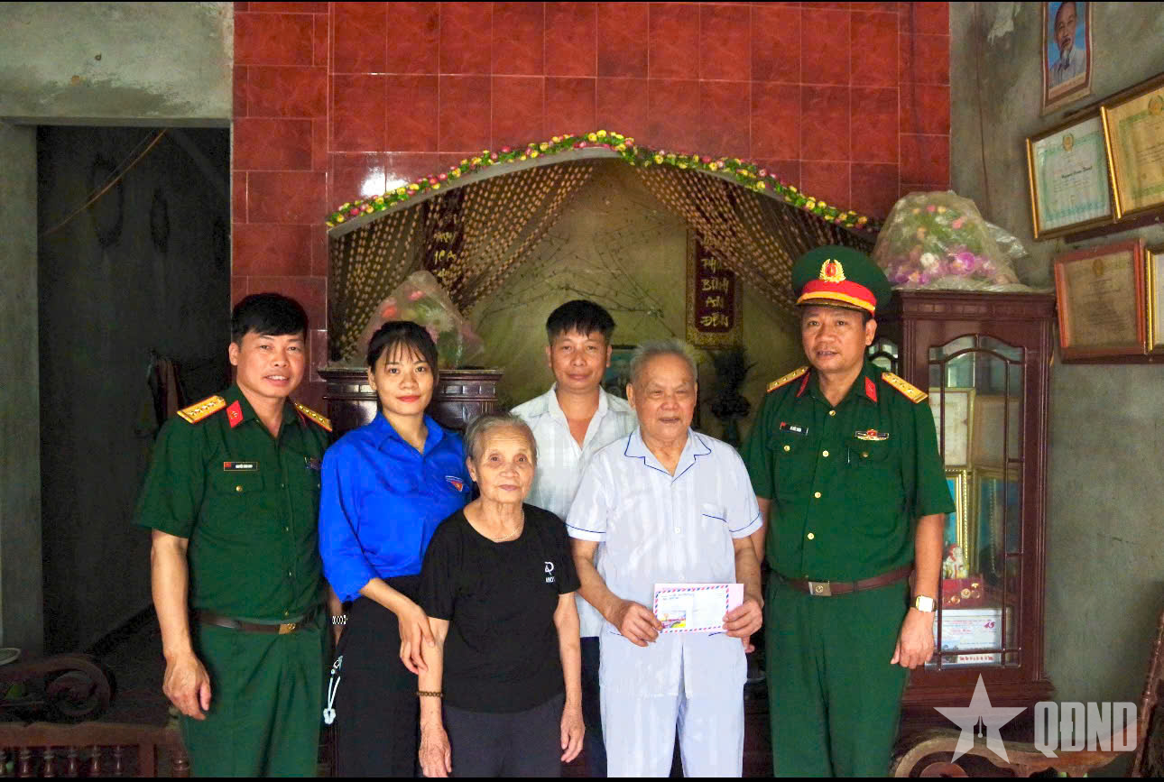 Đoàn Kinh tế-Quốc phòng 345 (Quân khu 2) tri ân người có công tại tỉnh Lào Cai