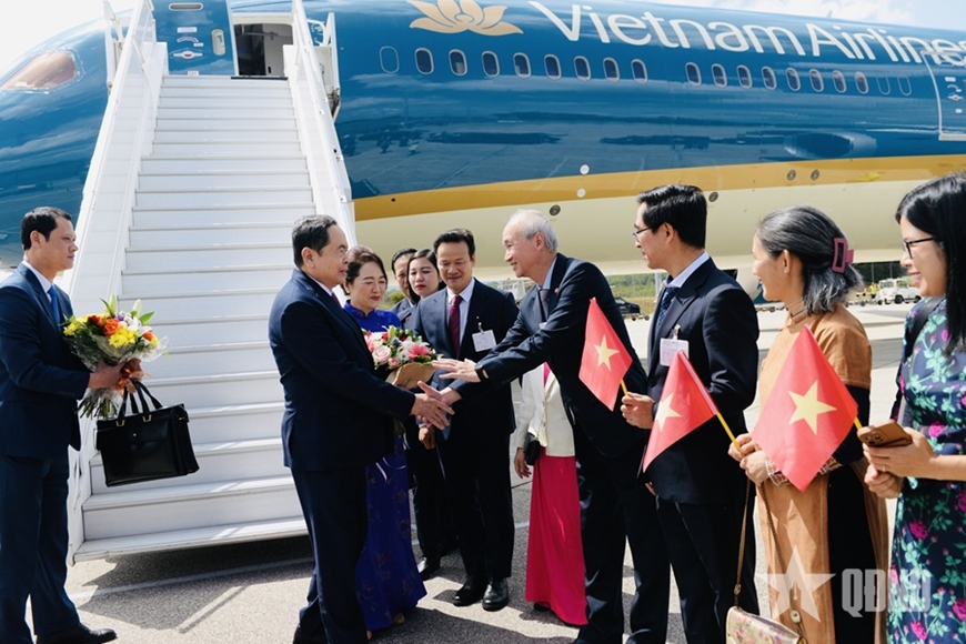 Chủ tịch Quốc hội Trần Thanh Mẫn và phu nhân đến Thụy Sĩ, bắt đầu tham dự Hội nghị các Chủ tịch Quốc hội thế giới