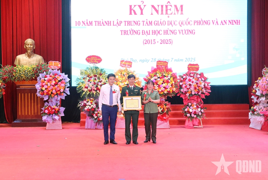 Trường Đại học Hùng Vương: Kỷ niệm 10 năm thành lập Trung tâm Giáo dục quốc phòng và an ninh