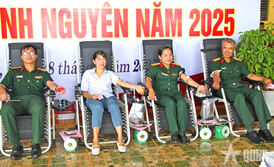 Công ty 74 (Binh đoàn 15) hiến 252 đơn vị máu