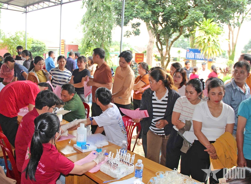 Công ty 74 (Binh đoàn 15) hiến 252 đơn vị máu
