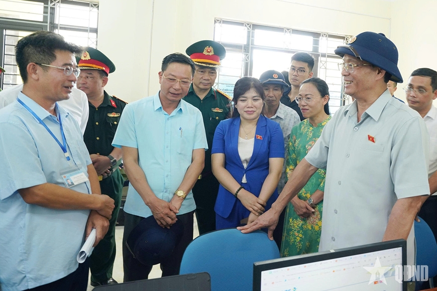 Phó chủ tịch Quốc hội Trần Quang Phương khảo sát tại Đặc khu Cô Tô, tỉnh Quảng Ninh