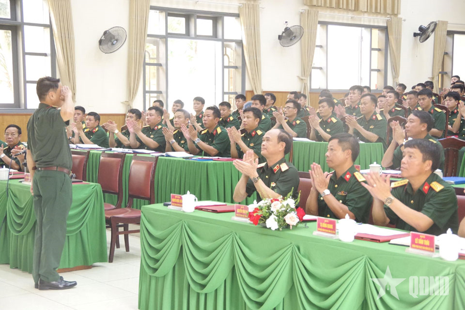 Binh chủng Đặc công tổ chức Hội nghị đối thoại dân chủ tại Lữ đoàn Đặc công bộ 113