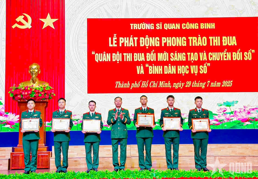 Trường Sĩ quan Công binh phát động phong trào thi đua “Quân đội thi đua đổi mới sáng tạo và chuyển đổi số” và “Bình dân học vụ số”