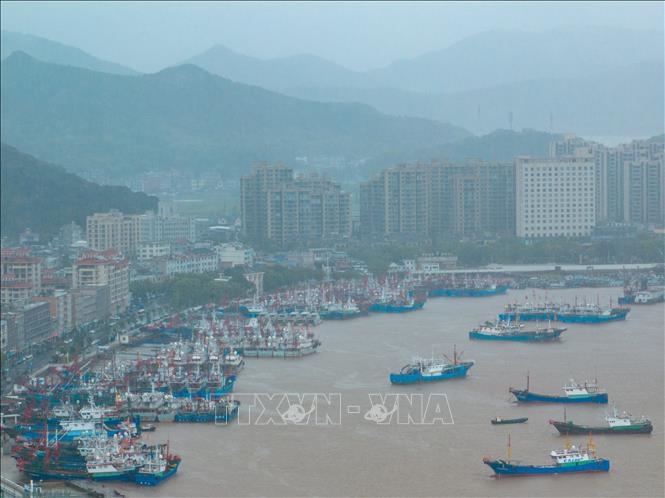 Bão Comay đổ bộ ven biển miền Đông Trung Quốc