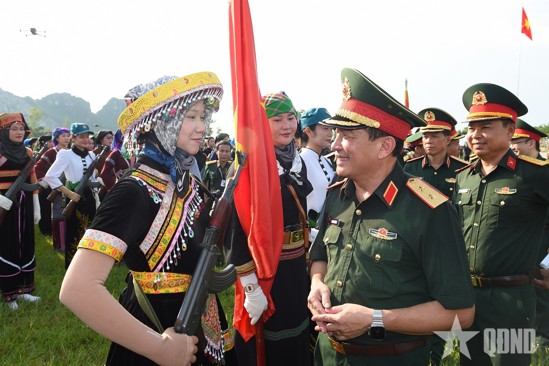 Trung tướng Trương Thiên Tô kiểm tra, động viên các lực lượng luyện tập diễu binh, diễu hành