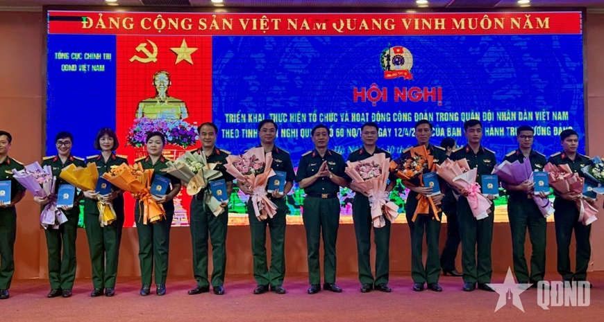 Toàn quân thực hiện giảm 424 công đoàn cơ sở