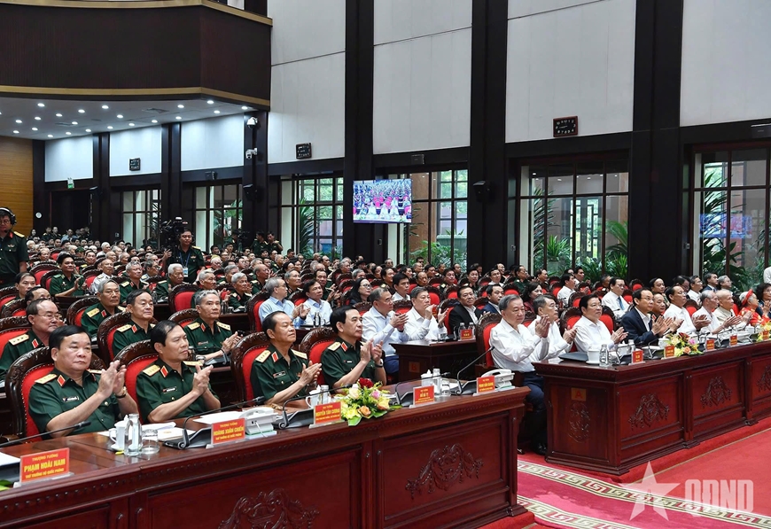 Tổng Bí thư Tô Lâm gặp mặt cán bộ lão thành cách mạng, Bà mẹ Việt Nam anh hùng, tướng lĩnh, Anh hùng Lực lượng vũ trang nhân dân