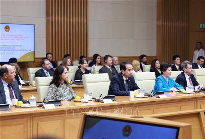 Thủ tướng Phạm Minh Chính gặp mặt Đoàn Ngoại giao tại Hà Nội thông tin về sắp xếp tổ chức bộ máy