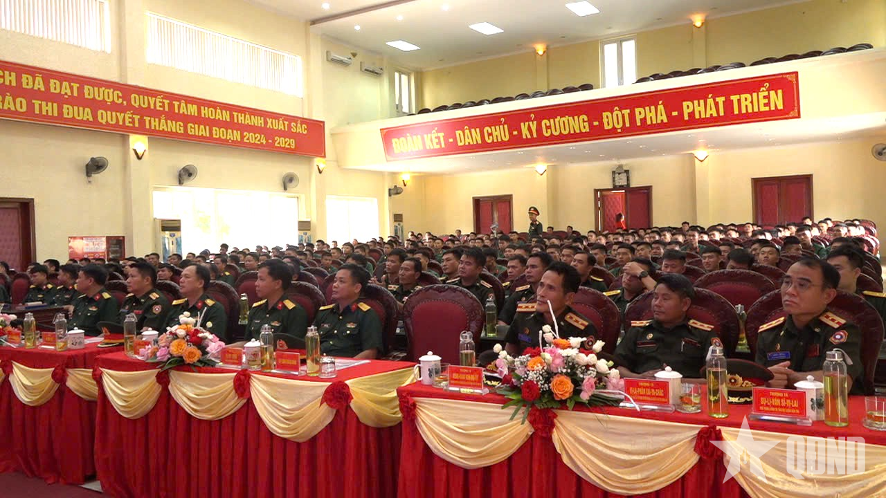 Sư đoàn 312 trao đổi công tác dân vận với Cục Xây dựng cơ sở QĐND Lào