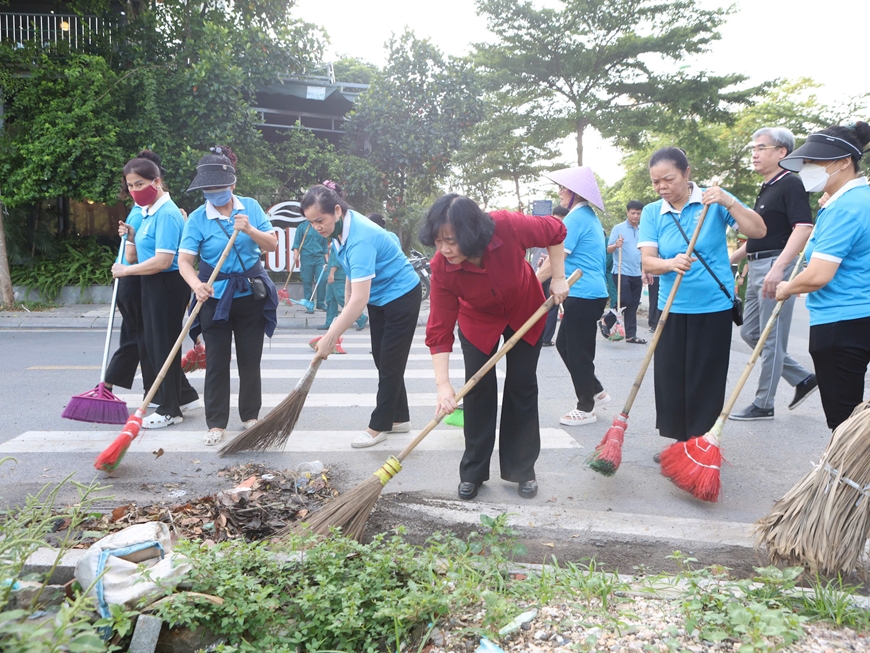 Hà Nội: 126 xã, phường đồng loạt ra quân tổng vệ sinh môi trường
