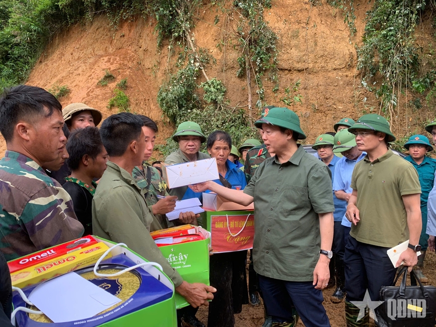 Phó thủ tướng Trần Hồng Hà trực tiếp chỉ đạo công tác khắc phục mưa lũ tại Điện Biên