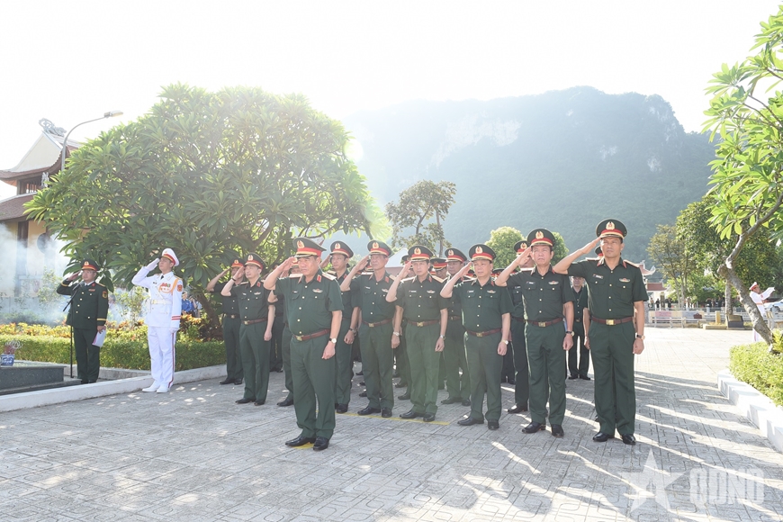 Thượng tướng Phùng Sĩ Tấn dự lễ khánh thành, bàn giao công trình trường học tại ATK Định Hóa, Thái Nguyên