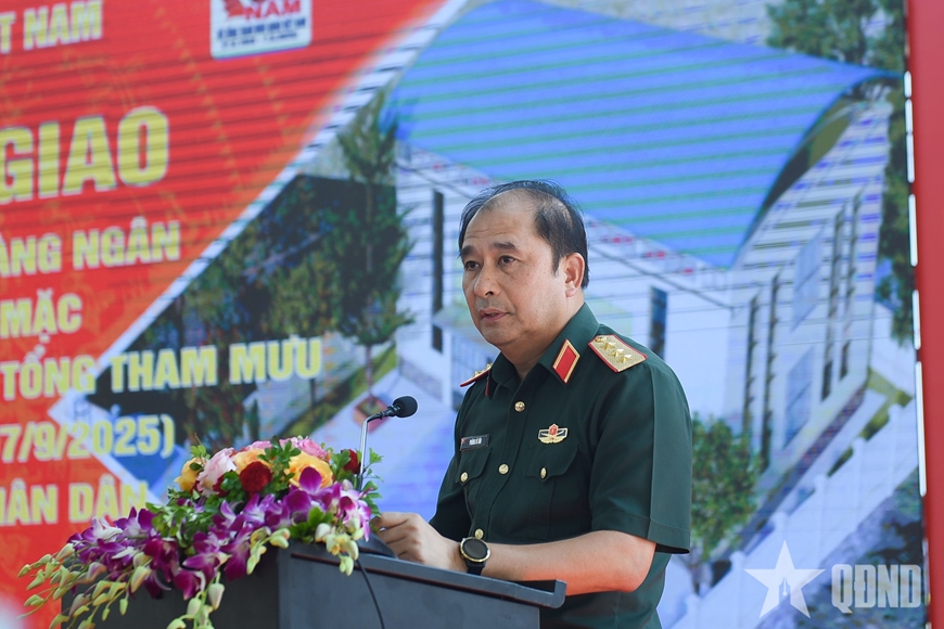 Thượng tướng Phùng Sĩ Tấn dự lễ khánh thành, bàn giao công trình trường học tại ATK Định Hóa, Thái Nguyên