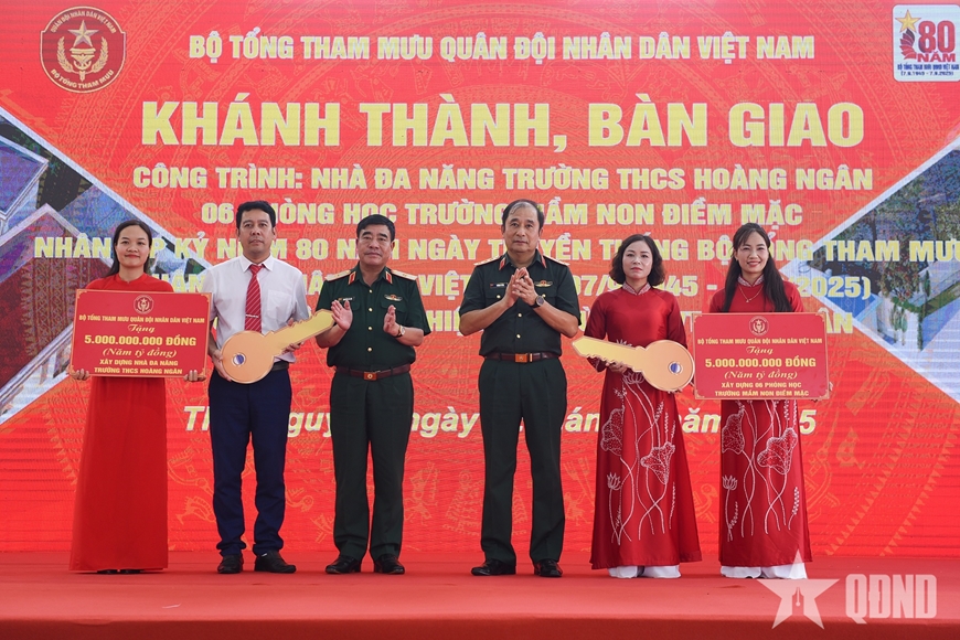 Thượng tướng Phùng Sĩ Tấn dự lễ khánh thành, bàn giao công trình trường học tại ATK Định Hóa, Thái Nguyên