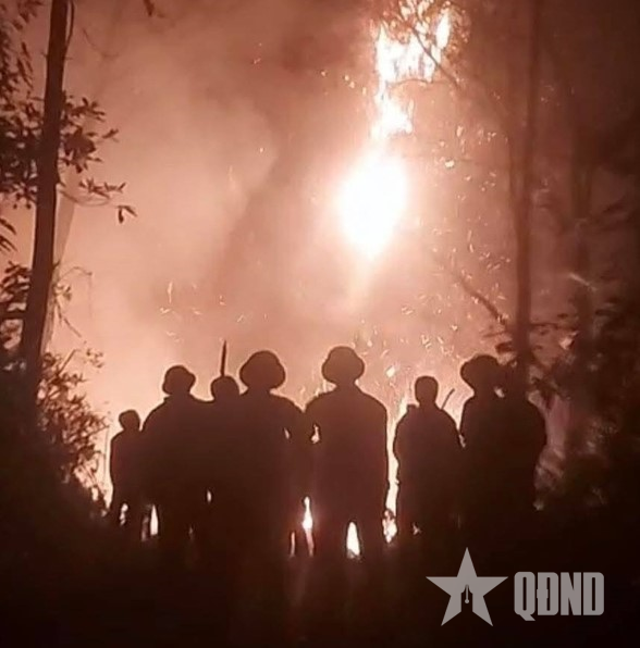 Hơn 400 người nỗ lực chữa cháy rừng trong đêm