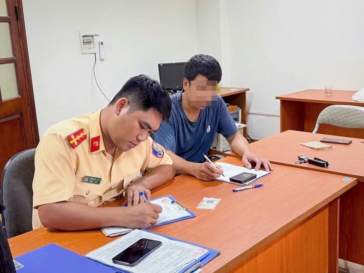 Hà Nội: Xử lý nhiều trường hợp vi phạm giao thông được người dân gửi tới
